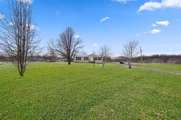 Winfield, MO 63389,33 Randy DR