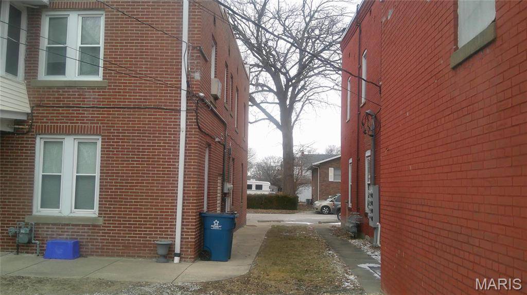 Highland, IL 62249,1216 Main ST
