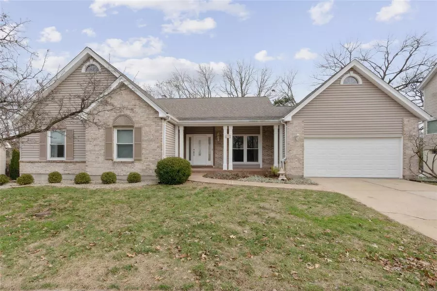 1518 Clayton Woods CT, Wildwood, MO 63011