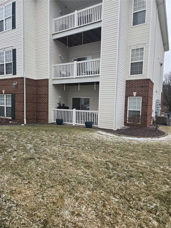 St Louis, MO 63129,37 Kassebaum LN #106