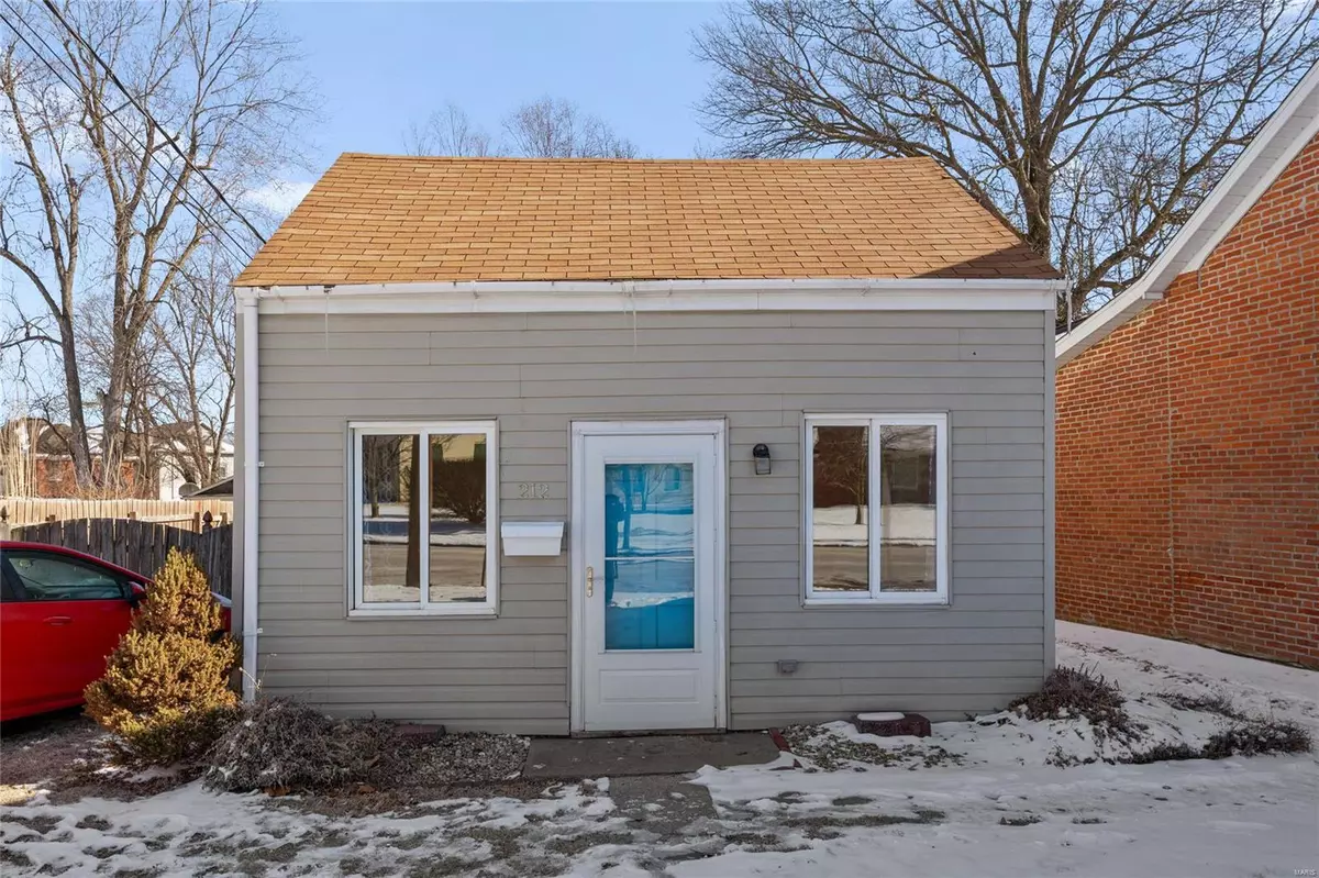 Belleville, IL 62220,212 Mascoutah AVE