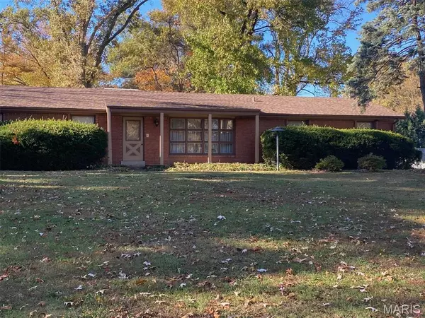 6501 Howdershell RD, Hazelwood, MO 63042
