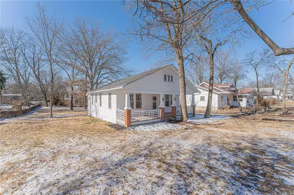 Salem, MO 65560,703 N Pershing AVE
