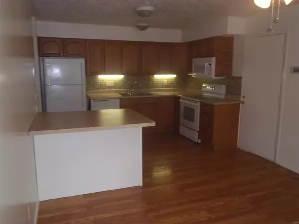 Maryland Heights, MO 63043,11971 Meadow Grove CT