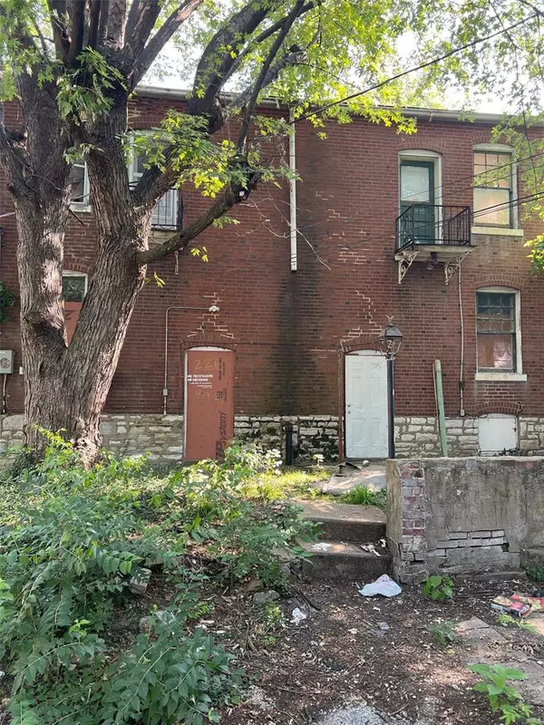 St Louis, MO 63111,226 Bellerive BLVD