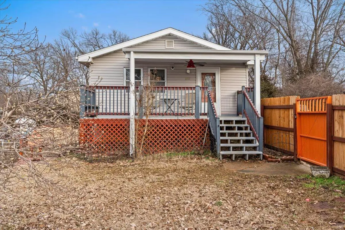 St Louis, MO 63125,628 Military RD