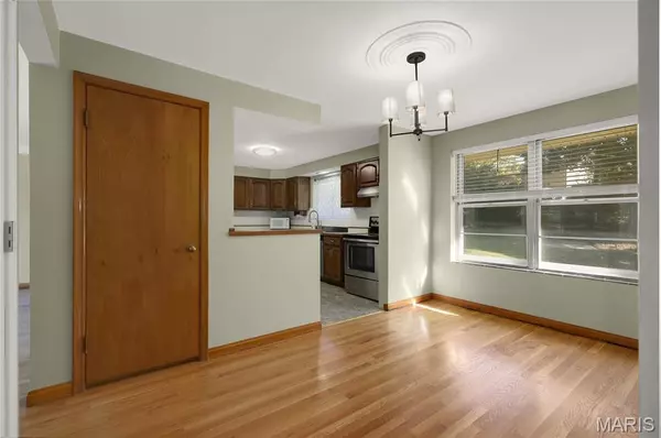 St Louis, MO 63125,1800 Deborah DR