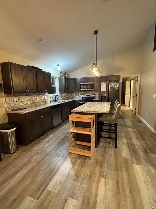 Troy, MO 63379,31 Brook Stone DR