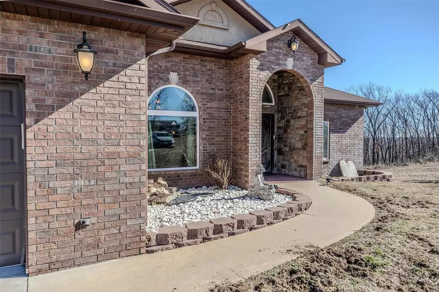 20200 Hallelujah DR, St Robert, MO 65584
