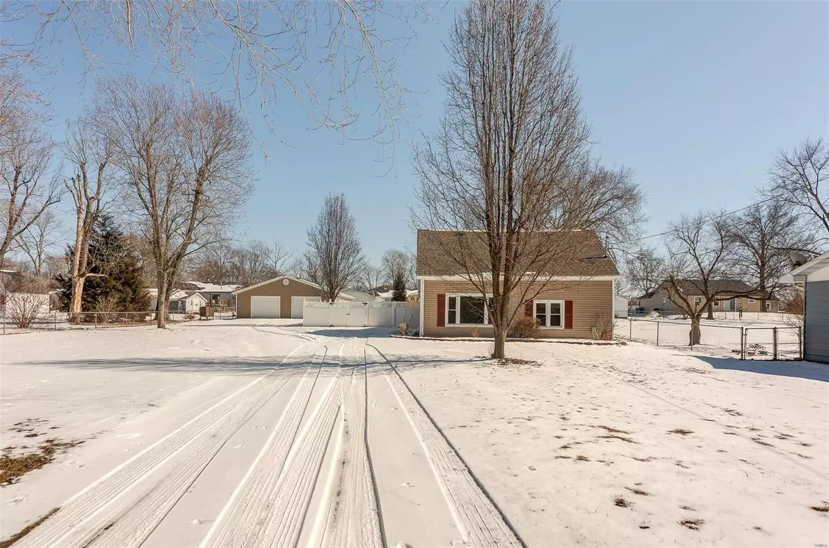 Maryville, IL 62062,2202 Williams ST