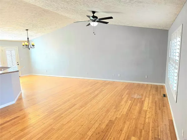 St Robert, MO 65584,15872 Tundra ST