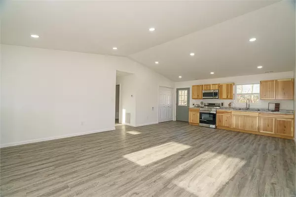 Cuba, MO 65453,1510 N Mapleshade RD