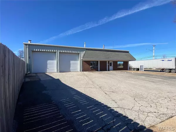 Maryland Heights, MO 63043,11376 Dorsett RD