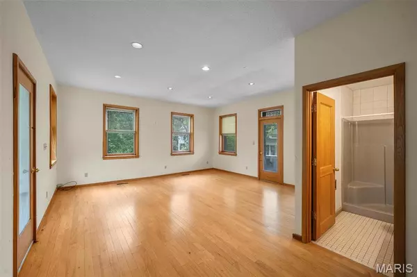 Webster Groves, MO 63119,946 Newport AVE