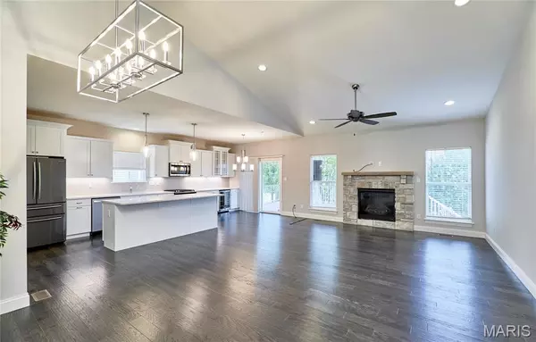 Lake St Louis, MO 63367,513 Upper Ridgepointe CT