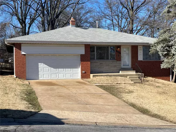 9113 Ranch Meadows DR, St Louis, MO 63136