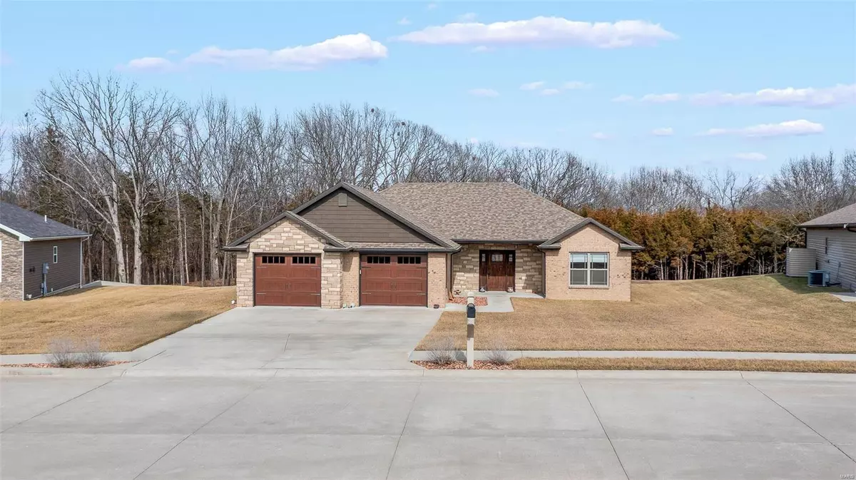 Holts Summit, MO 65043,325 Dover DR