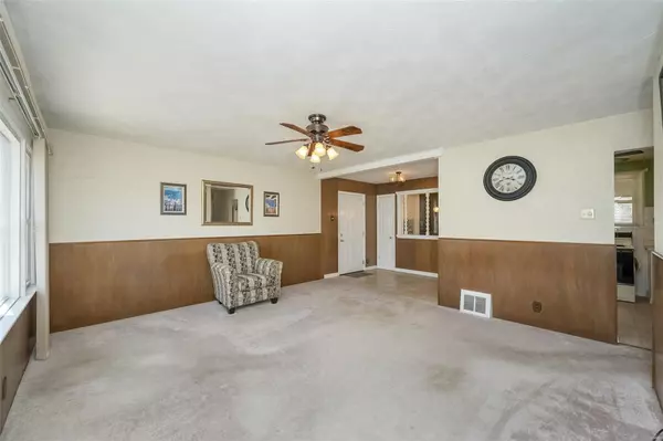 Ballwin, MO 63021,617 Barton LN