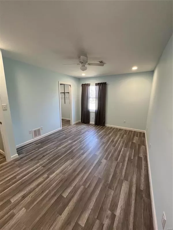 St James, MO 65559,206 N Wishon St