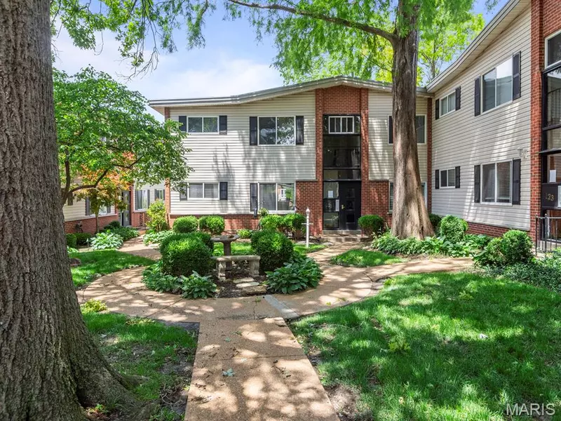 121 E Washington #1E, Kirkwood, MO 63122