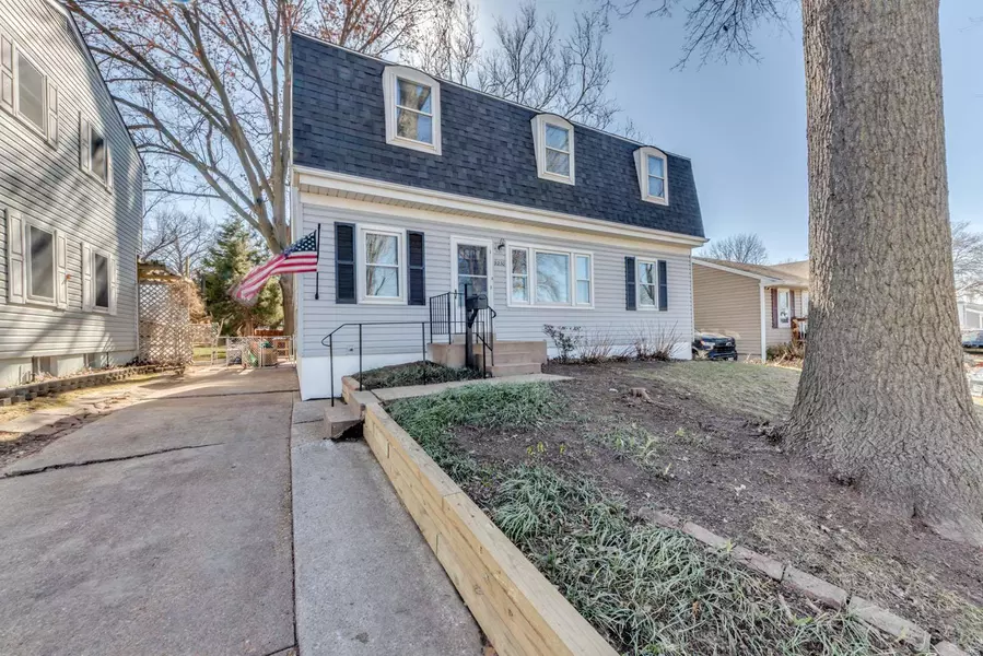 9230 Macon AVE, St Louis, MO 63134