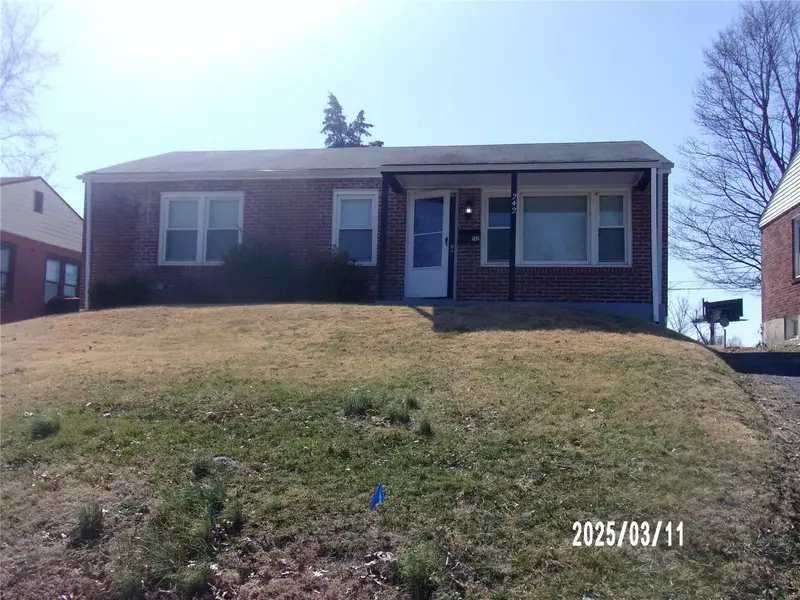 242 Emerling DR, St Louis, MO 63121