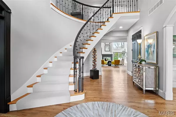 Town And Country, MO 63141,1067 Masonridge RD