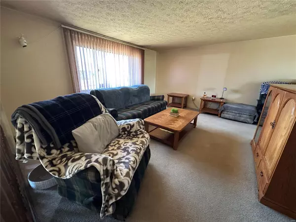 East Alton, IL 62024,107 Bond AVE