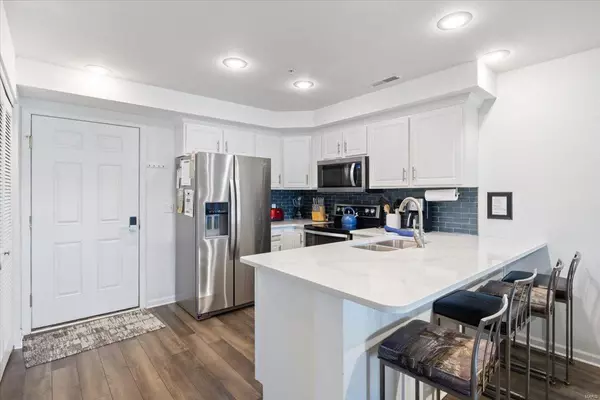 Camdenton, MO 65020,255 Plaza Beach DR #2B