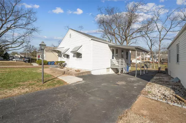 St Ann, MO 63074,10545 Saint Matthew LN