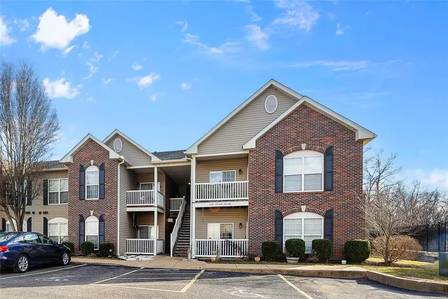 6431 Brookfield Court DR #206, St Louis, MO 63129