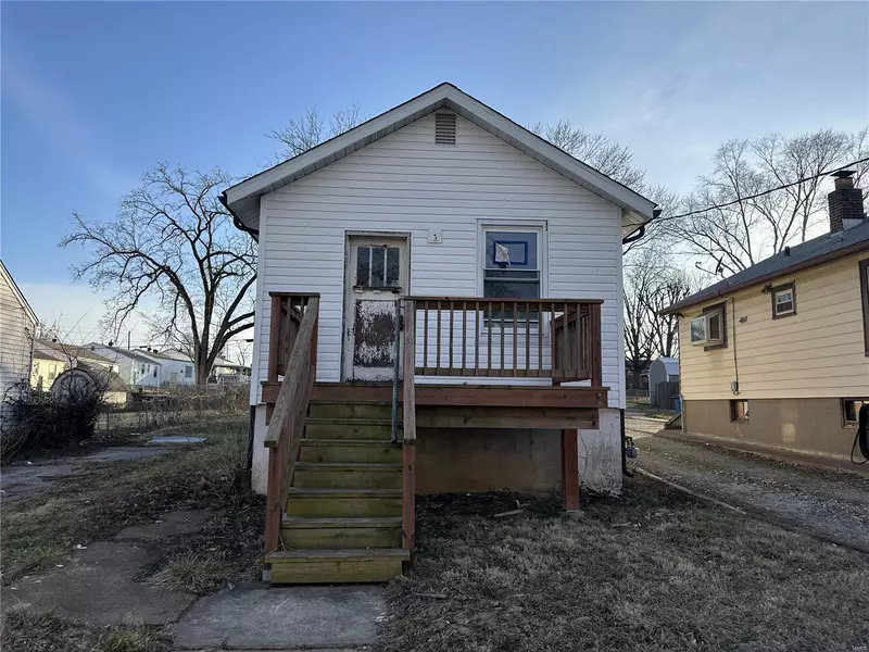 3710 Orient AVE, St Louis, MO 63125