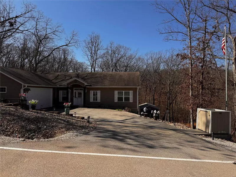 68 Maplewood CT, Four Seasons, MO 65049