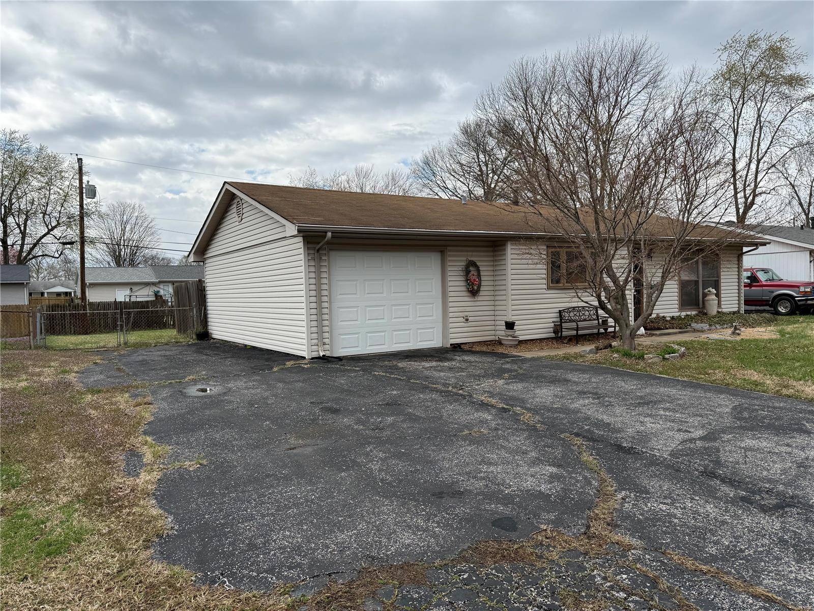 Granite City, IL 62040,26 Iris AVE