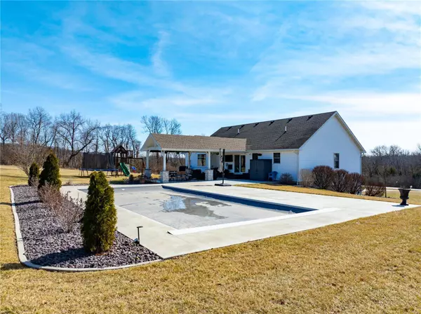 Hannibal, MO 63401,8882 CR 422