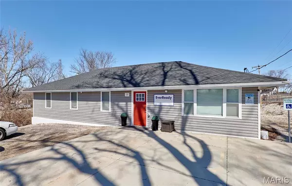13 Sally DR, Maryland Heights, MO 63043