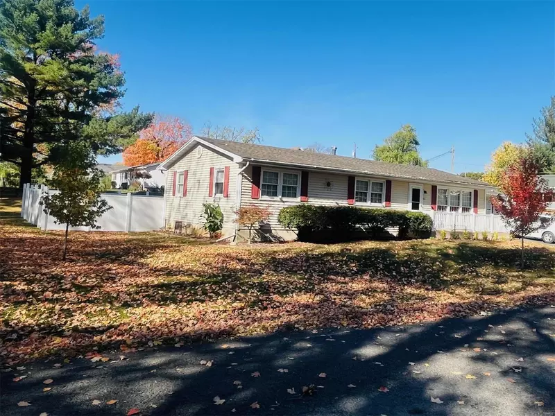 831 N 4TH ST, Vandalia, IL 62471