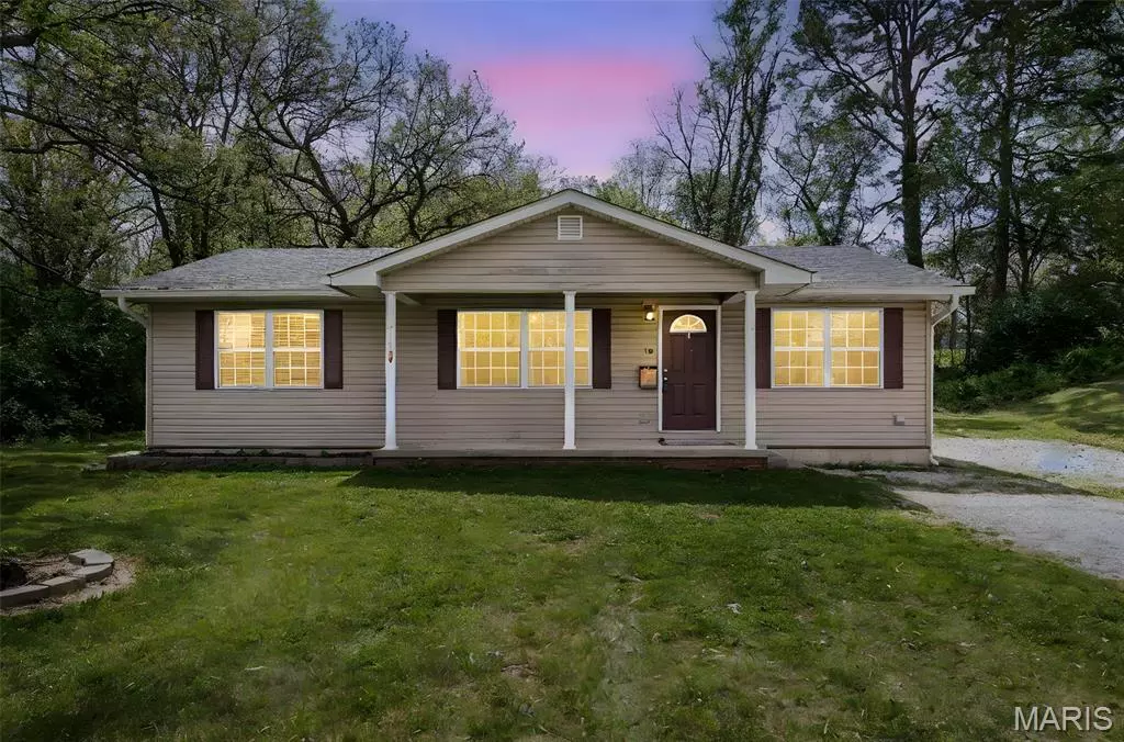 St Clair, MO 63077,10 E Oak ST
