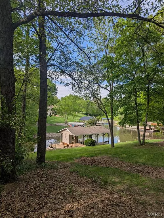 20 Denzel DR, Greenville, IL 62246