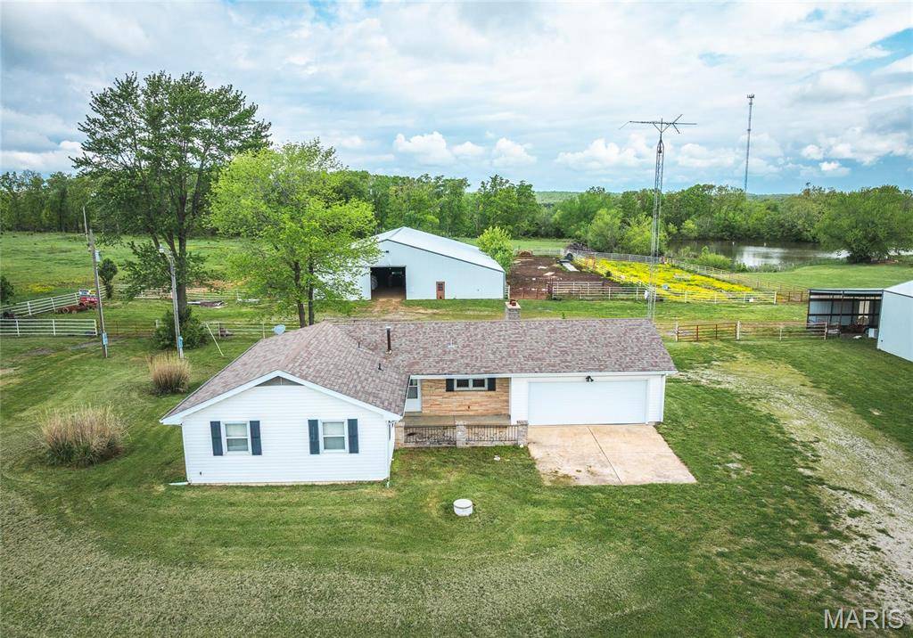 24265 Vinyard RD, Cuba, MO 65453