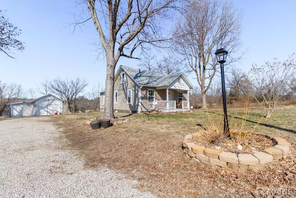 Lebanon, MO 65536,915 Dilworth RD
