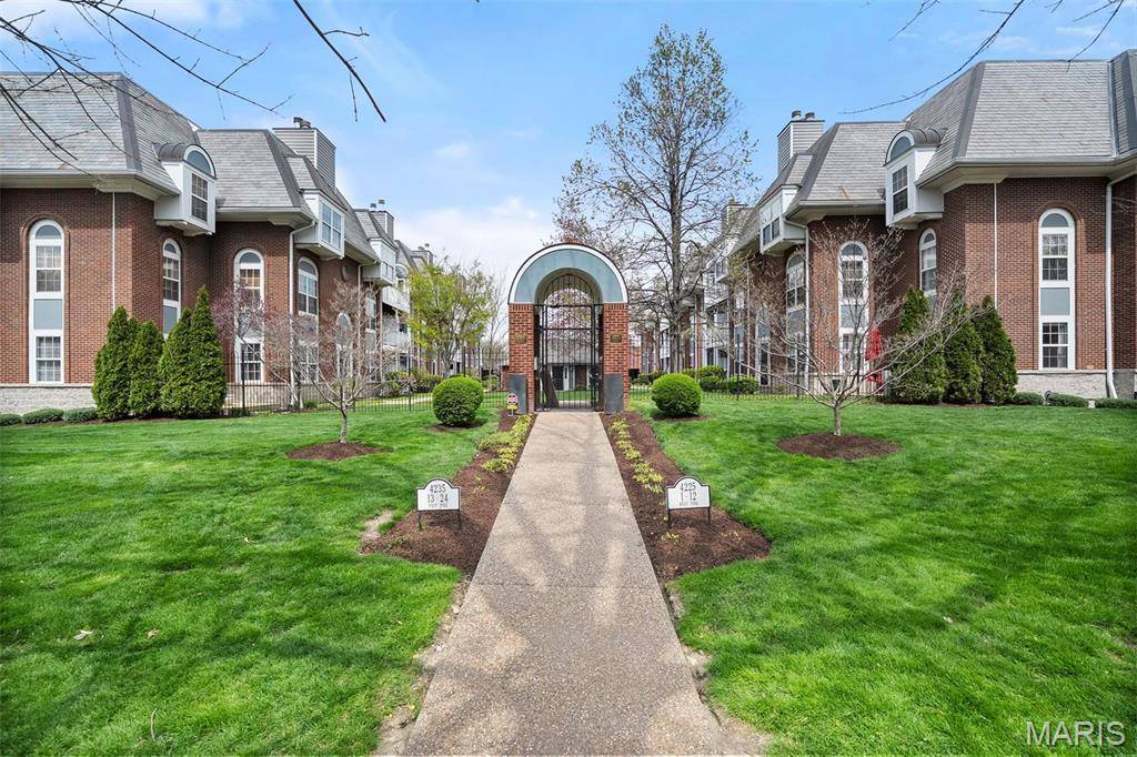 4225 W Pine BLVD #4, St Louis, MO 63108