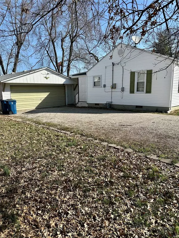 Collinsville, IL 62234,805 Victory DR
