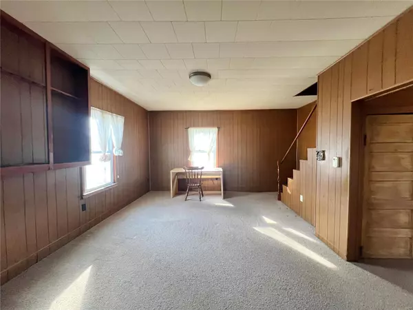 Center, MO 63436,601 S Elm ST