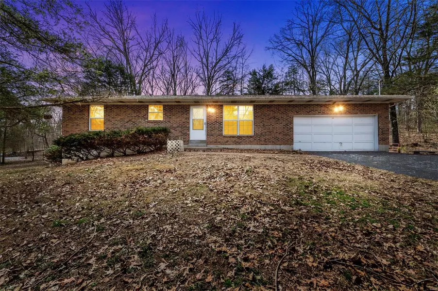 5010 Glade Chapel RD, Hillsboro, MO 63050