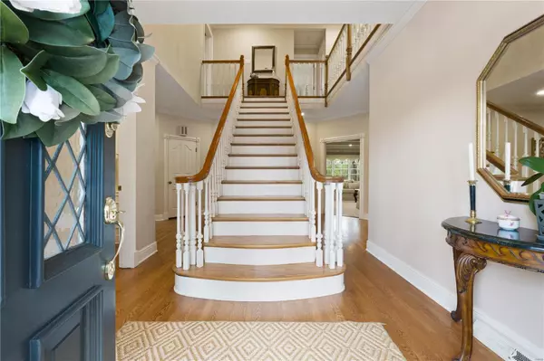 Frontenac, MO 63131,547 Tregaron PL