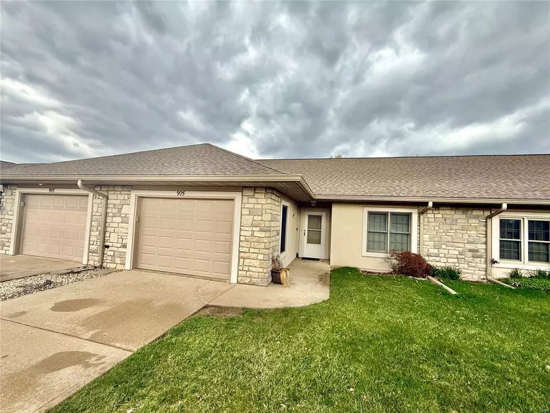 905 Pine AVE, Warrenton, MO 63383
