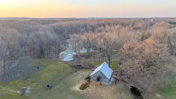 Coffeen, IL 62017,32 Ash Lane