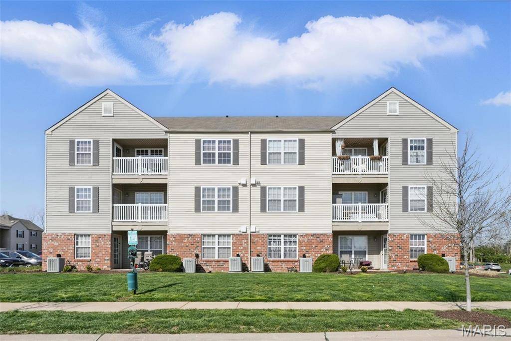 6124 Welsh Dr, Lake St Louis, MO 63367