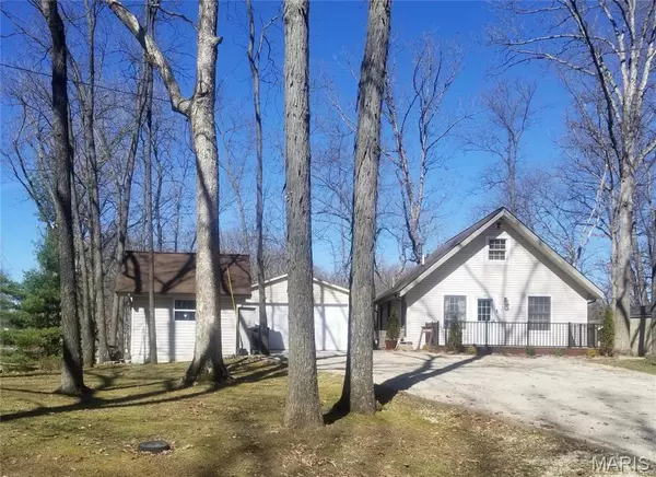 8774 E Chinquapin AVE E, Effingham, IL 62401
